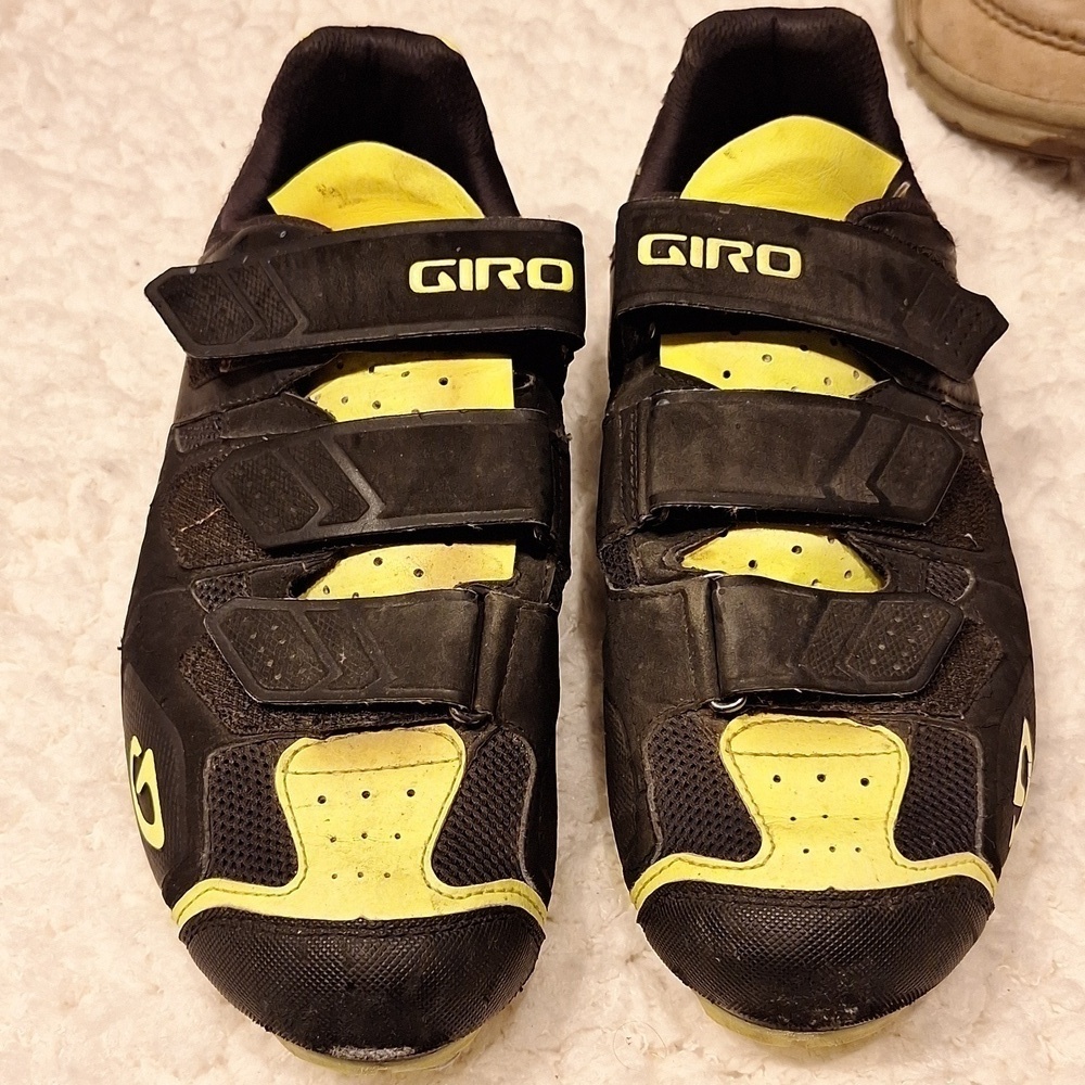 Mens Giro leather hook and loop bike shoes size 10.25